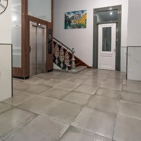 Paseo Malecon Planta 1 * Monforte De Lemos